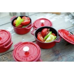 Staub Mini Cocotte 10 Cm, Rond(e), Cerise, Fonte 13 Staub Mini Cocotte 10 Cm, Rond(e), Cerise, Fonte -Staub Soldes Magasin 000017127