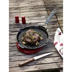 Staub Gril Avec Bec Verseur 28 Cm, Fonte, Noir 8 Staub Gril Avec Bec Verseur 28 Cm, Fonte, Noir -Staub Soldes Magasin 000017173