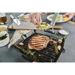 Staub Gril Avec Bec Verseur 24 Cm, Fonte, Noir -Staub Soldes Magasin 424418857