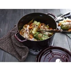 Staub Cocotte 24 Cm, Rond(e), Grenadine, Fonte 11 Staub Cocotte 24 Cm, Rond(e), Grenadine, Fonte -Staub Soldes Magasin 424424330