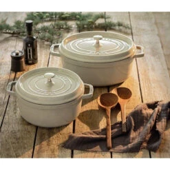 Cocotte En Fonte Emaillée Ovale Staub Truffe D33 6,70L 18 Cocotte En Fonte Emaillée Ovale Staub Truffe D33 6,70L -Staub Soldes Magasin cocotte en fonte emaillee ovale staub truffe d33 670l 6