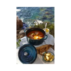 Cocotte En Fonte Emaillée Ronde Staub Bleu La Mer Majolique D26 5.25L -Staub Soldes Magasin cocotte en fonte emaillee ronde staub gris graphite d26 525l 11
